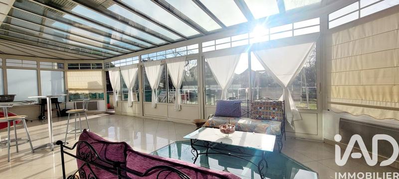 Maison - 221 m² - 6 pièces