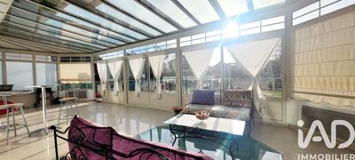 Maison - 221 m² - 6 pièces