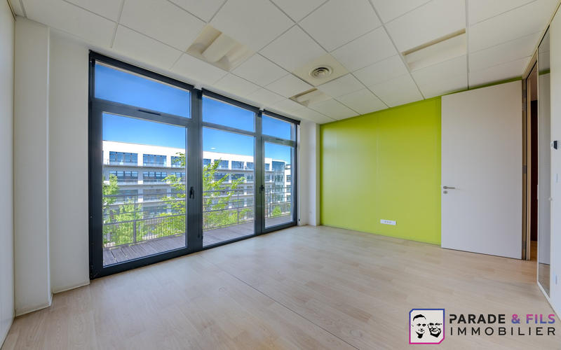 Bureau - 476 m² - 17 pièces