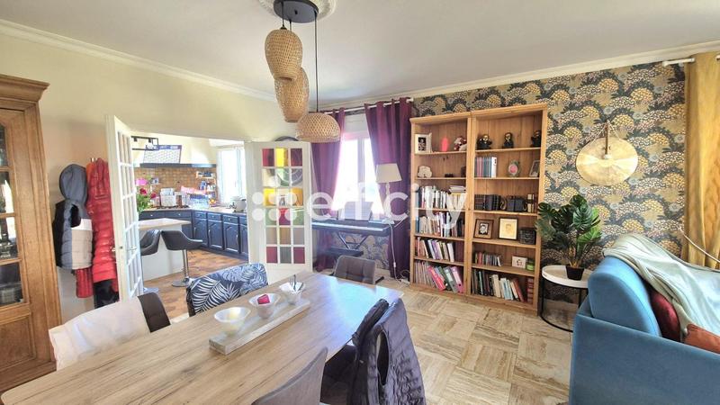 Maison - 310 m² - 13 pièces