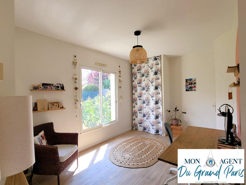 Maison - 216 m² - 10 pièces