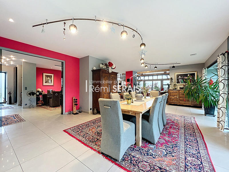 Demeure - 593 m² - 8 pièces