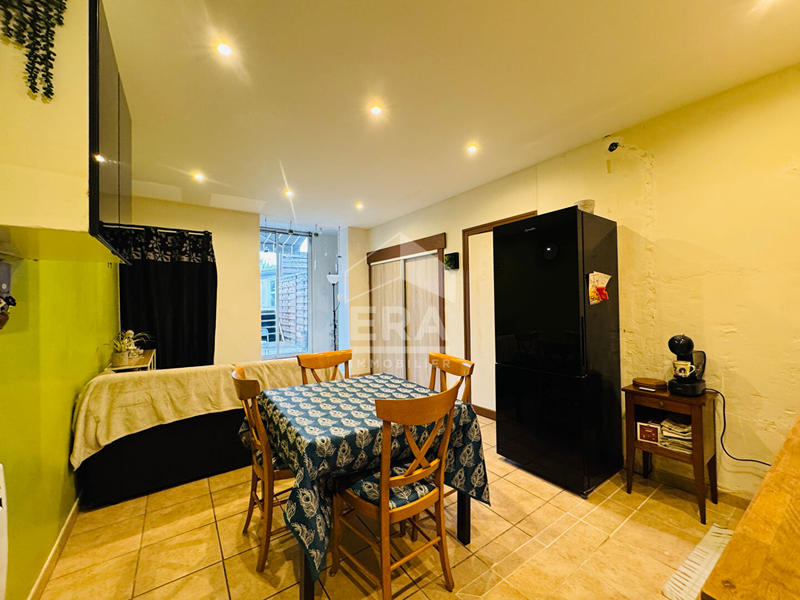 Maison - 275 m² - 10 pièces