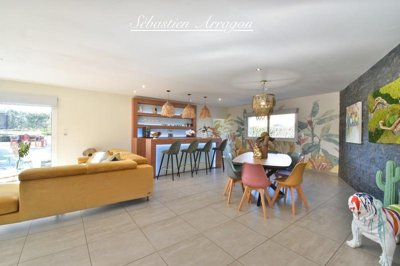 Maison - 195 m² - 5 pièces