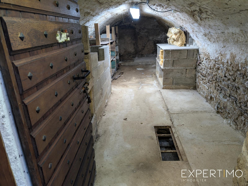 Maison - 338 m² - 8 pièces