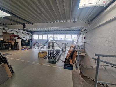 Entrepôt - 250 m²