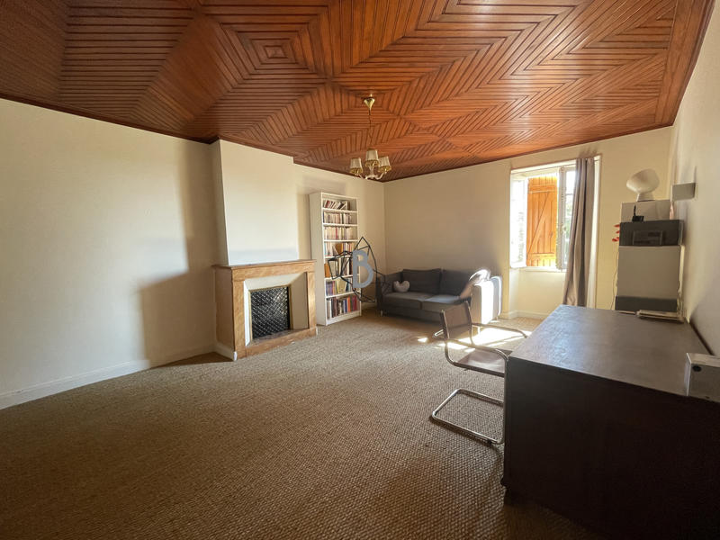 Maison - 240 m² - 8 pièces