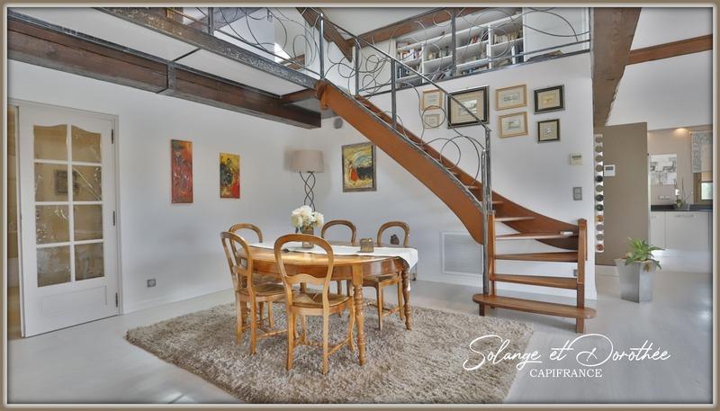 Maison - 325 m² - 8 pièces