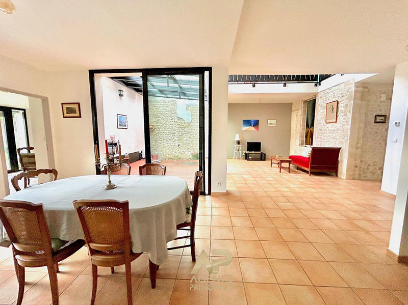 Maison - 195 m² - 5 pièces