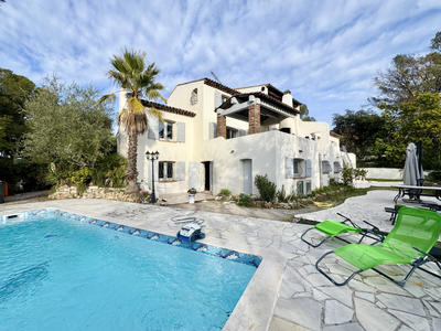 Villa - 365 m² - 11 pièces