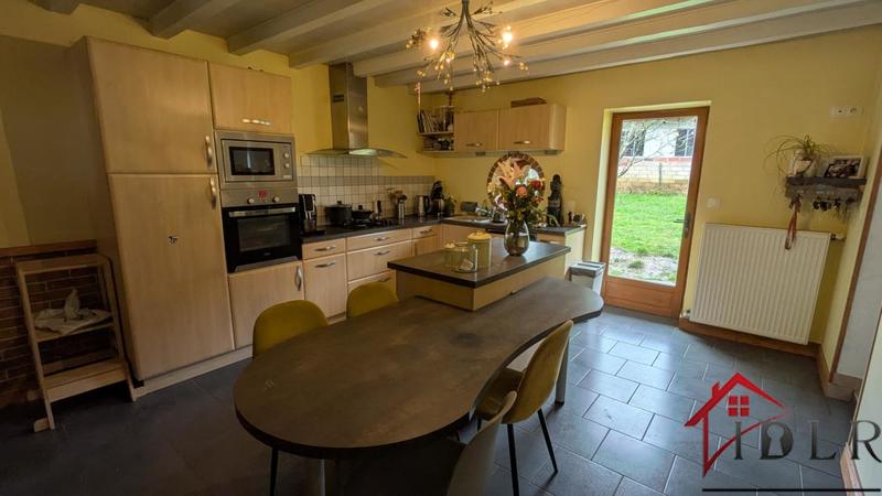 Maison - 240 m² - 9 pièces