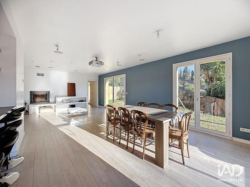 Maison - 167 m² - 7 pièces