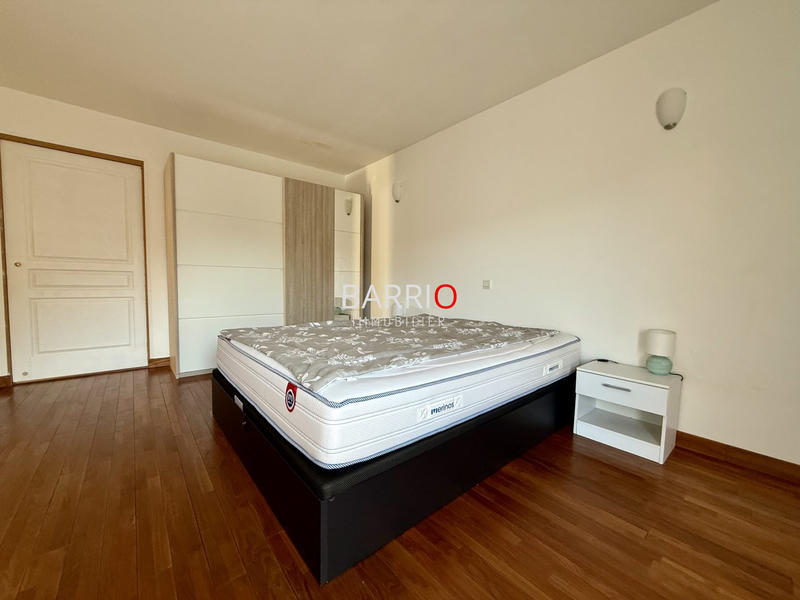 Maison traditionnelle - 181 m² - 6 pièces