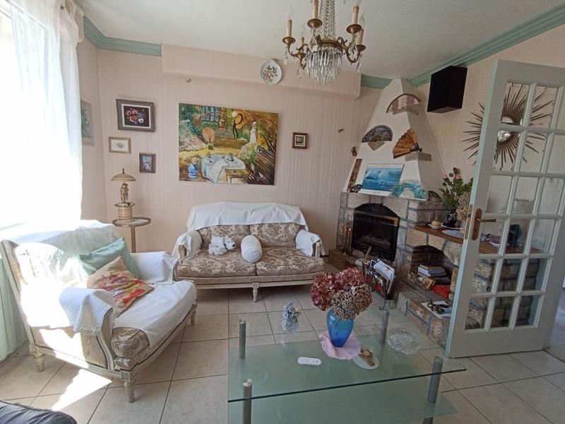 Maison - 211 m² - 16 pièces