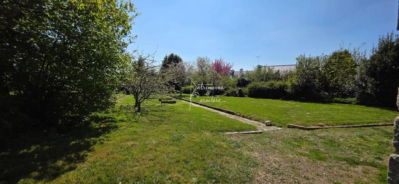 Maison - 215 m² - 9 pièces