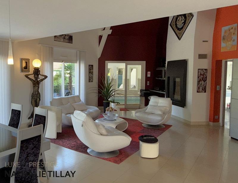 Maison - 231 m² - 6 pièces