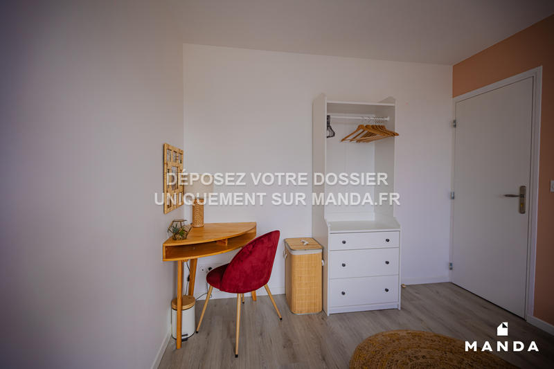 Chambre - 11 m² - 5 pièces