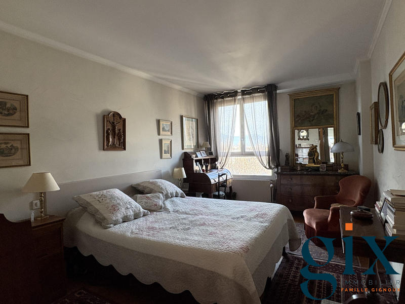 Appartement - 172 m² - 6 pièces