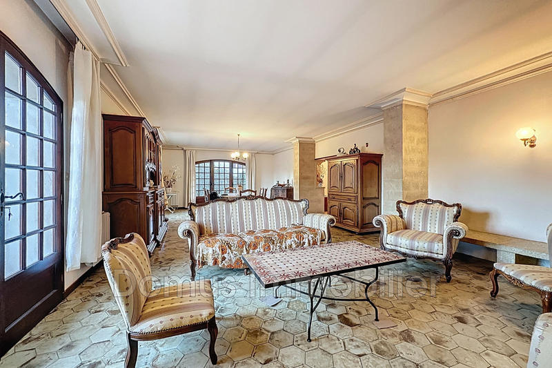 Maison - 210 m² - 8 pièces