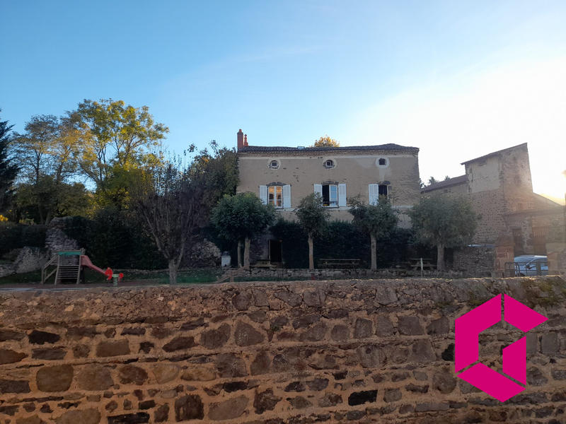 Maison - 243 m² - 11 pièces