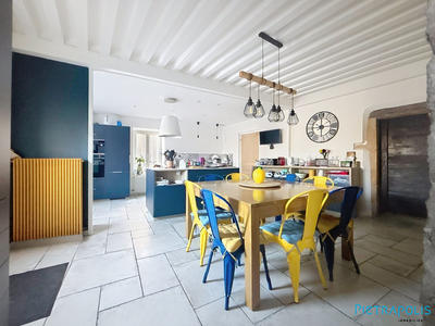 Maison ancienne - 192 m² - 8 pièces