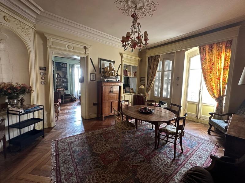 Appartement ancien - 143 m² - 6 pièces