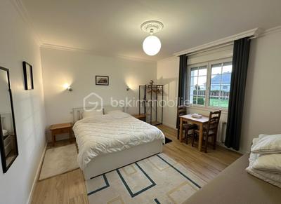 Maison en pierre - 208 m² - 9 pièces