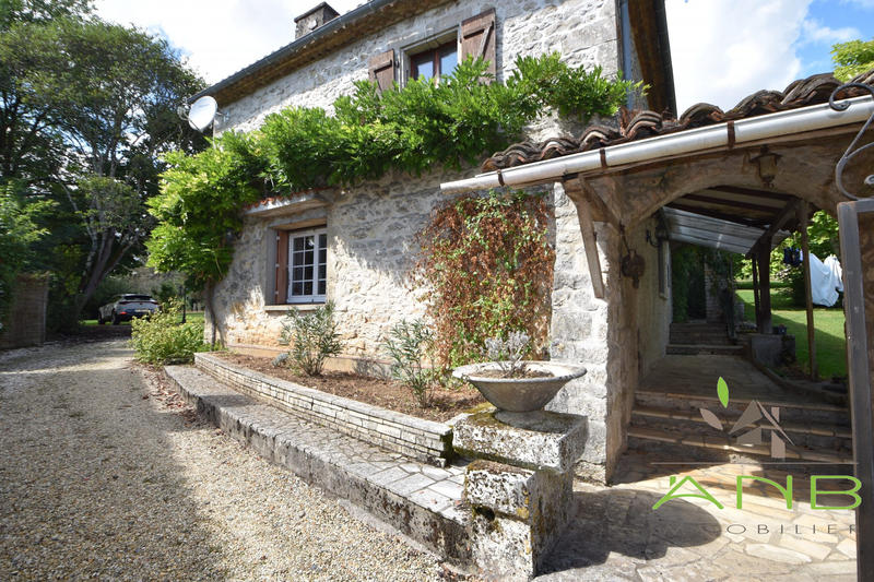 Maison - 286 m² - 6 pièces