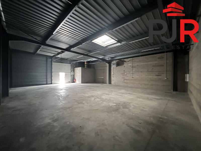 Local d'activités - 172 m²