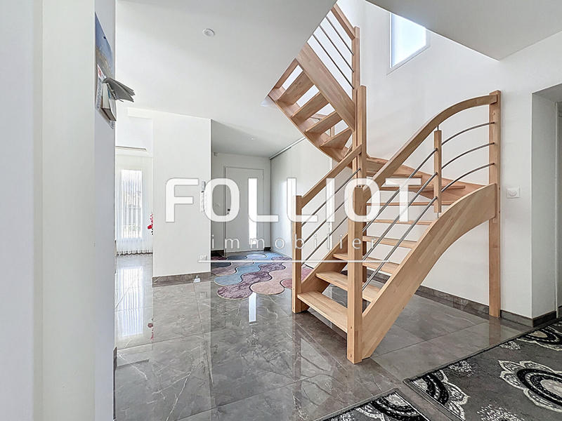 Maison - 145 m² - 6 pièces