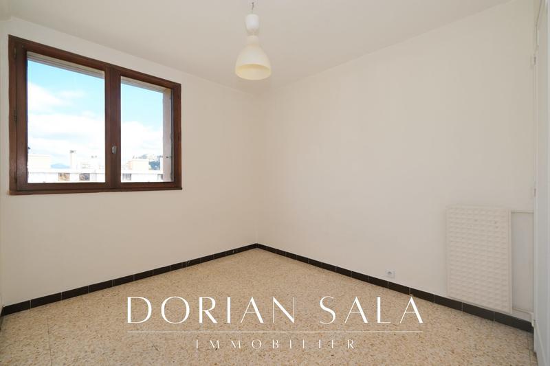 Appartement - 86 m² - 4 pièces