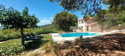 Villa - 190 m² - 6 pièces