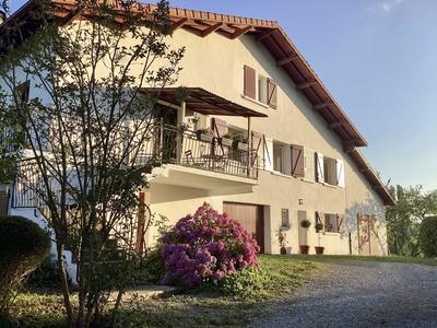 Demeure - 311 m² - 12 pièces