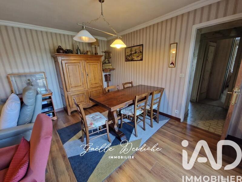 Maison - 93 m² - 4 pièces