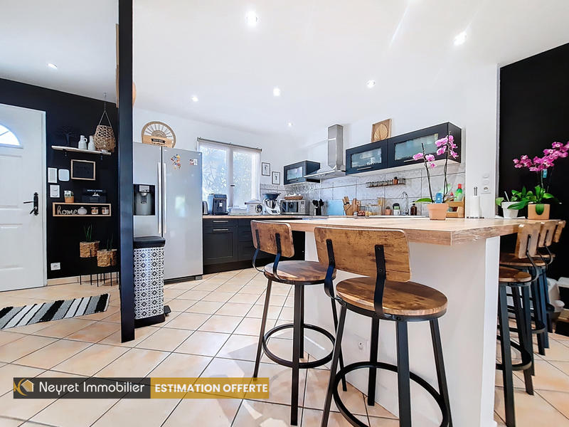 Maison - 121 m² - 6 pièces