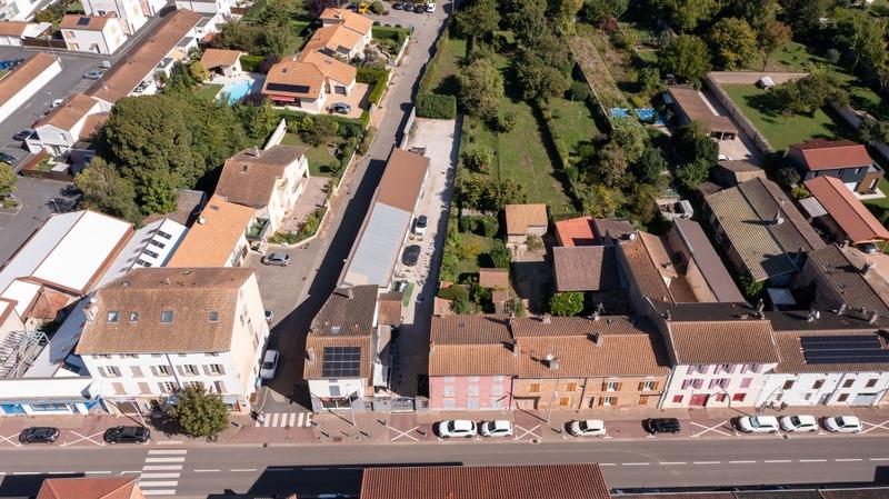 Local commercial - 425 m² - 7 pièces