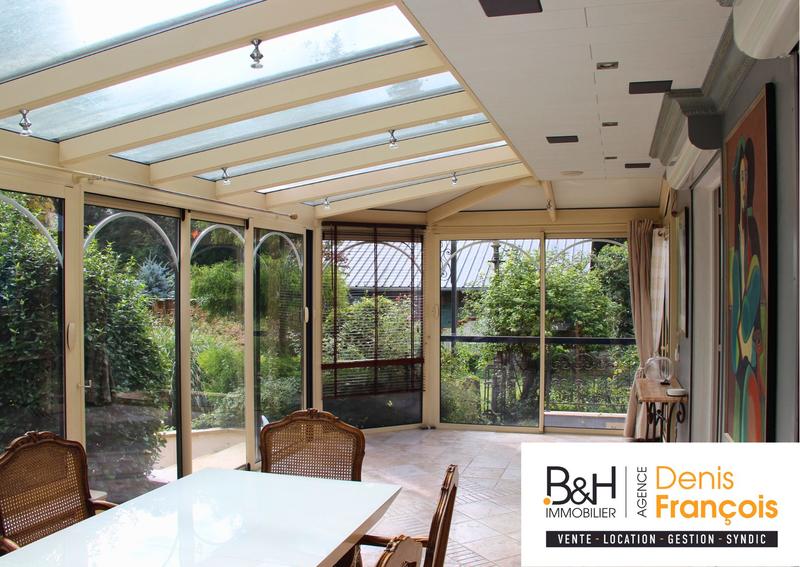 Maison - 217 m² - 7 pièces