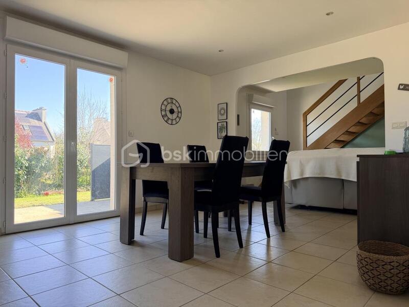 Maison traditionnelle - 87 m² - 4 pièces