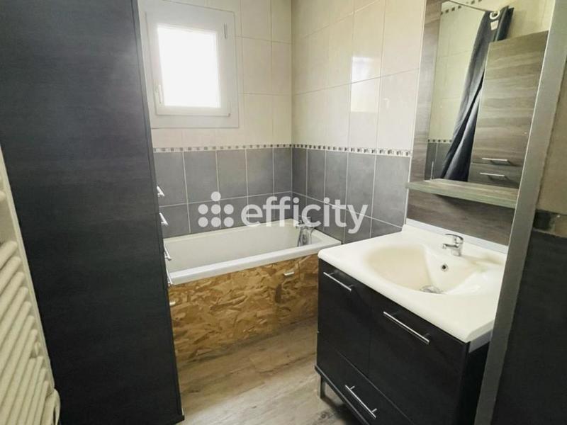 Maison - 98 m² - 4 pièces