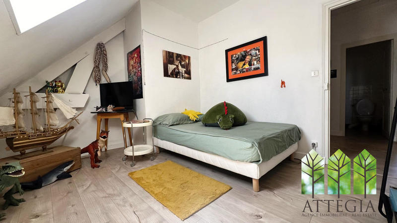 Maison - 317 m² - 14 pièces