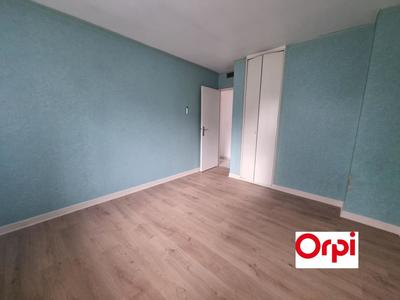 Maison - 99 m² - 5 pièces