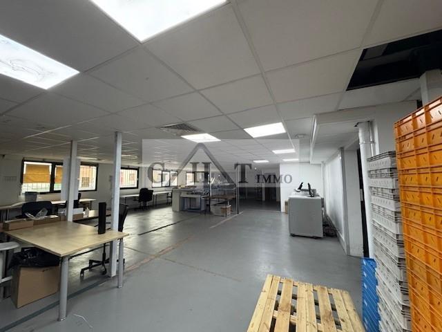 Entrepôt - 960 m²