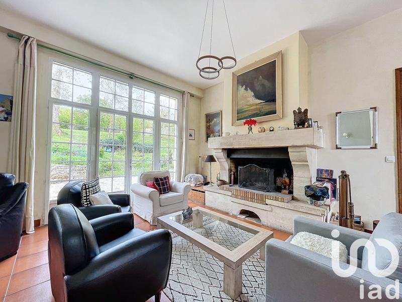 Maison - 325 m² - 12 pièces