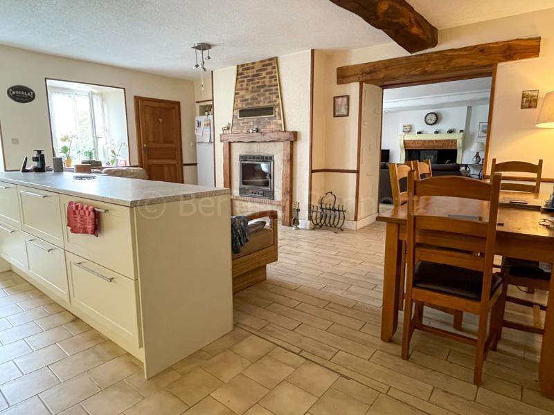 Maison en pierre - 143 m² - 6 pièces