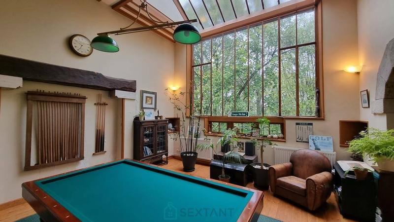 Demeure - 350 m² - 11 pièces