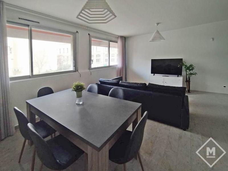 Appartement - 80 m² - 4 pièces