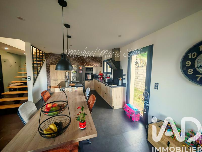 Maison - 137 m² - 5 pièces