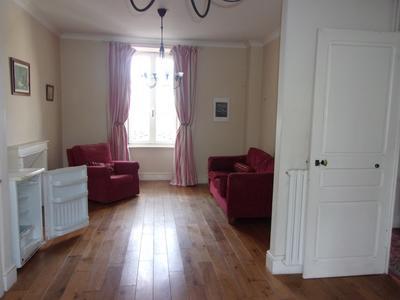 Maison - 176 m² - 8 pièces