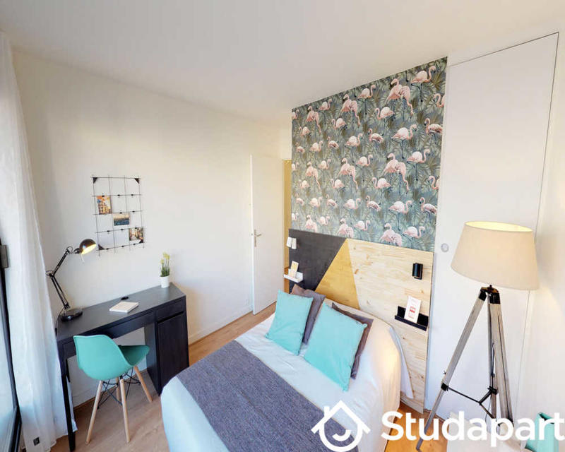 Chambre - 90 m² - 1 pièce