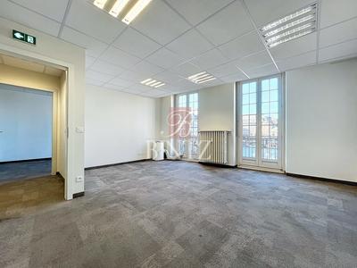 Bureau - 156 m²